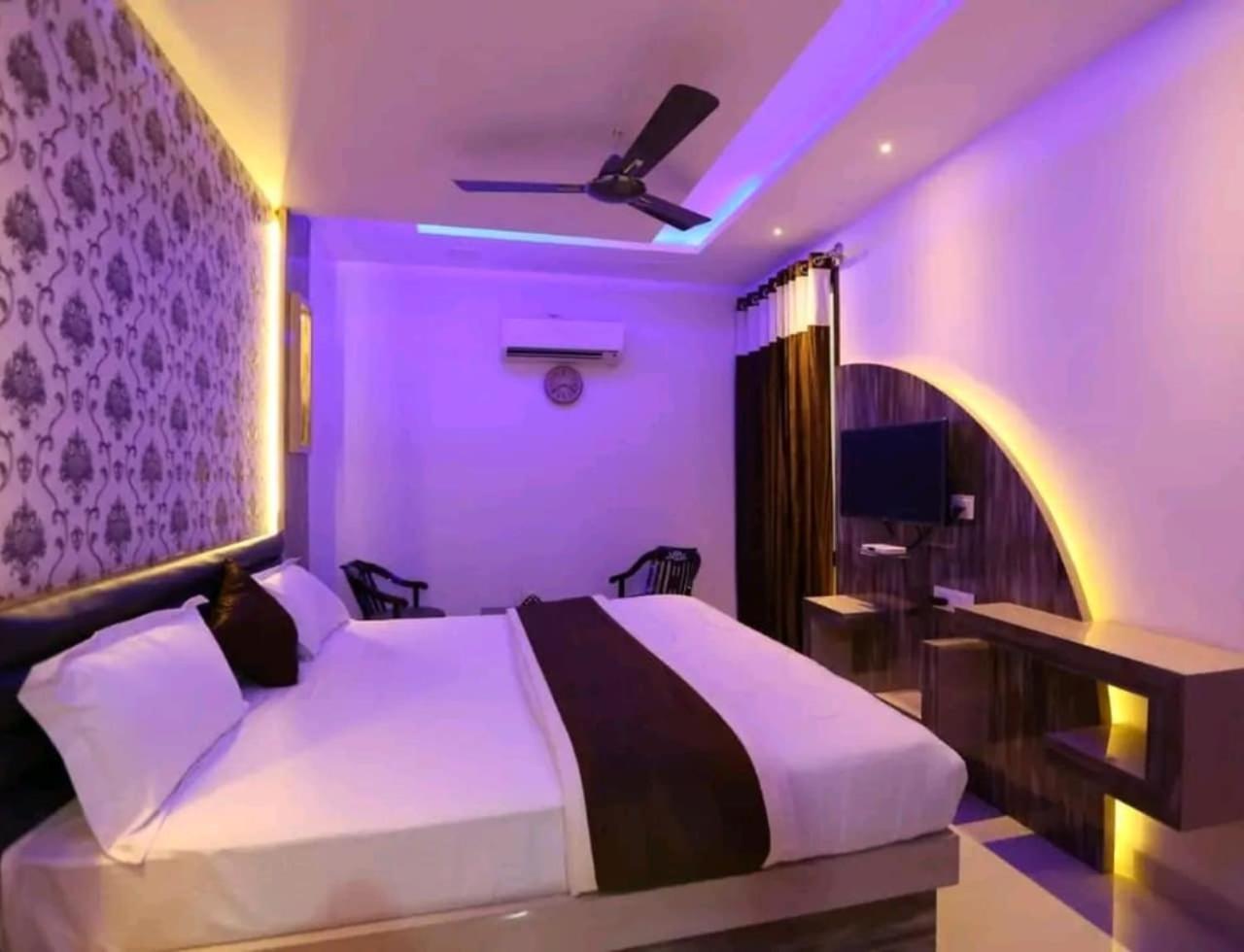 Hotel O Tp Suites Nové Dillí Exteriér fotografie